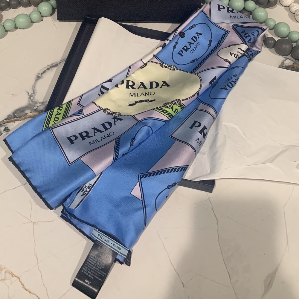 SOLD 💔 Prada Heritage Logo Scarf